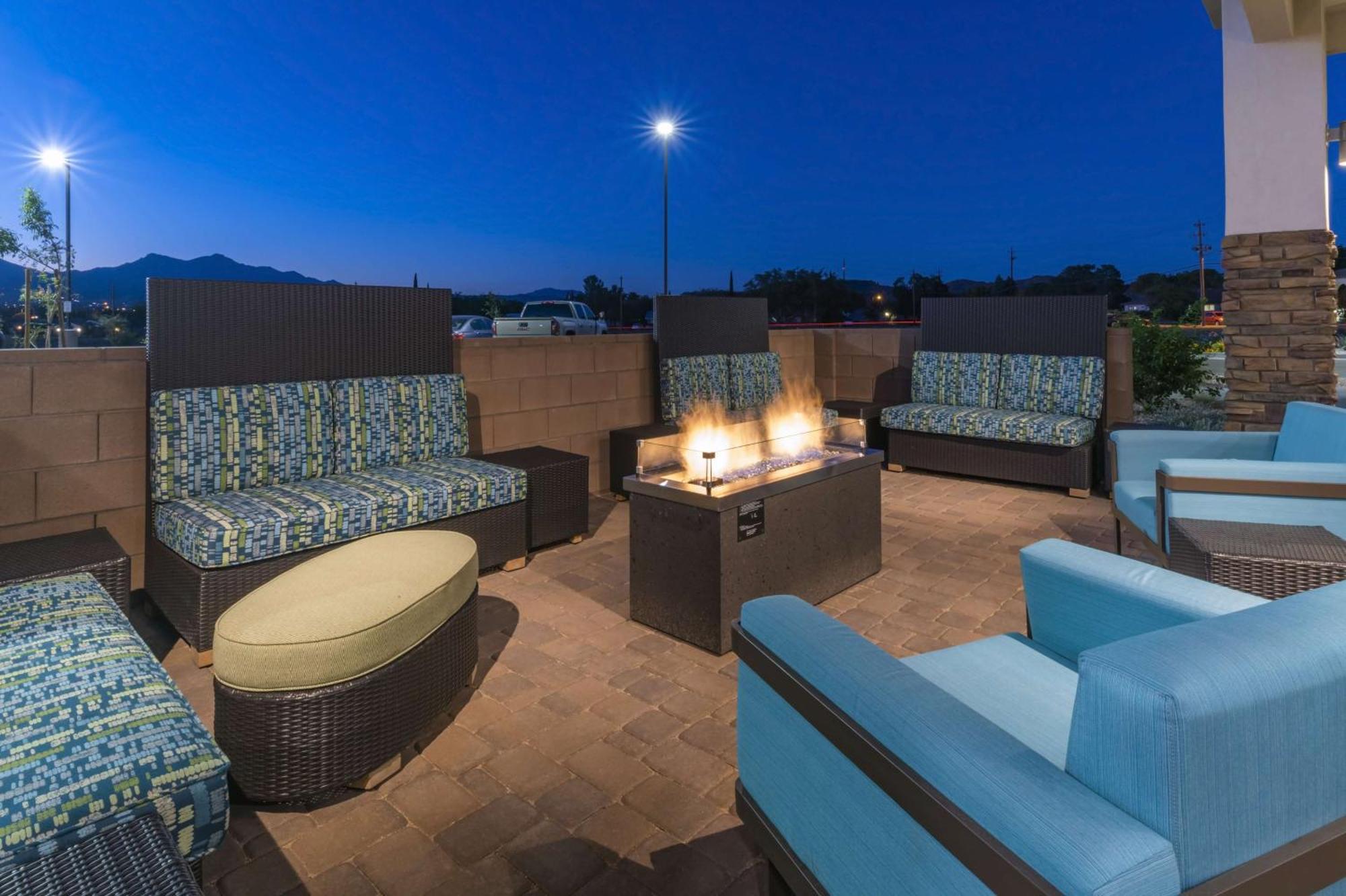 Home2 Suites By Hilton Kingman Bagian luar foto